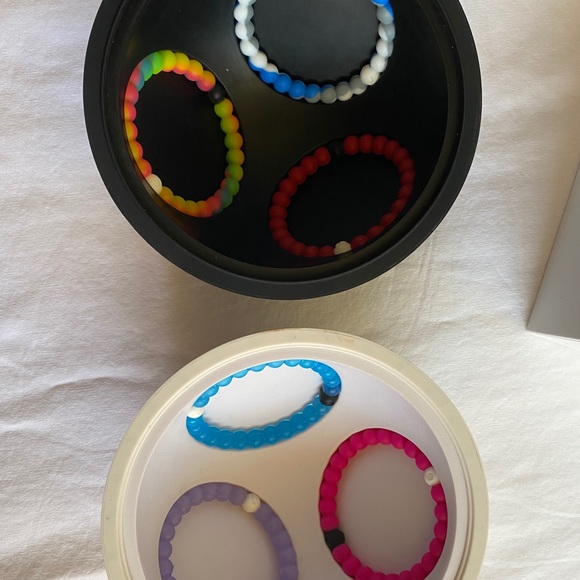 Lokai bracelet -comes with 6 bracelets - Picture 3 of 6